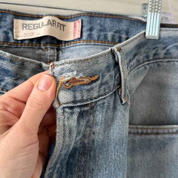 Levi's 505 Denim, Medium/Light Wash in Size 33x30 - Picture 7 of 11